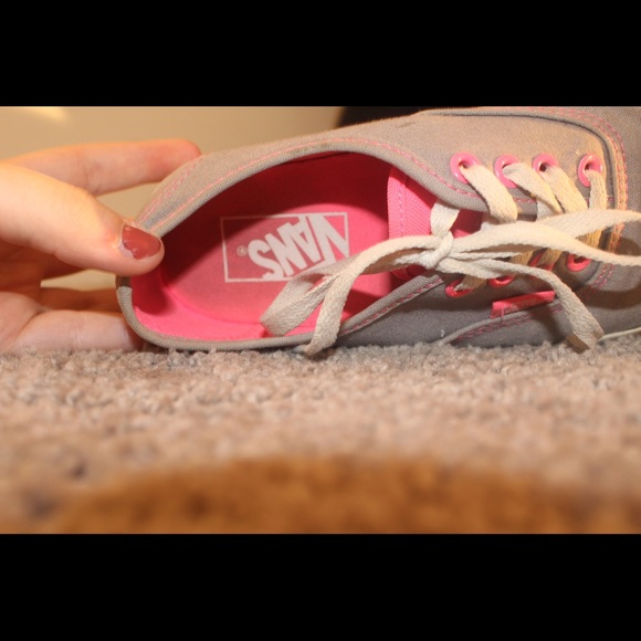 Vans - Picture 4 of 4